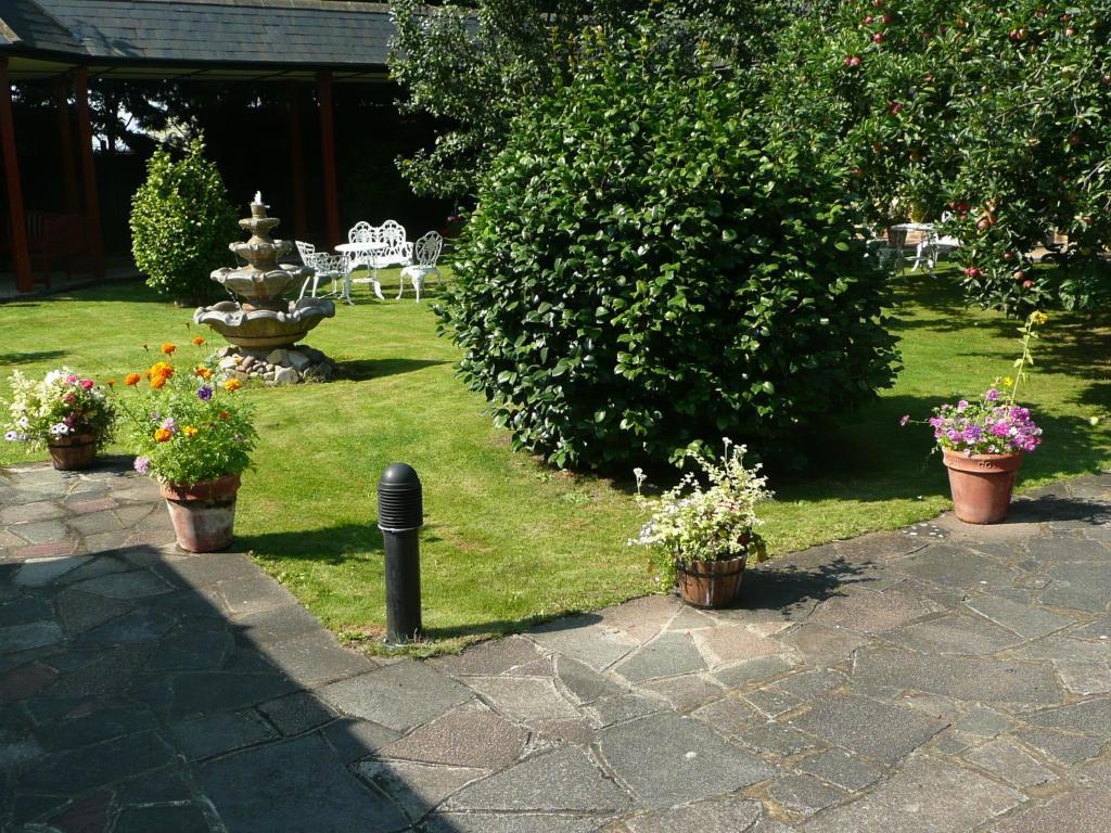 Cottage Guest House Ґіллінґдон Екстер'єр фото