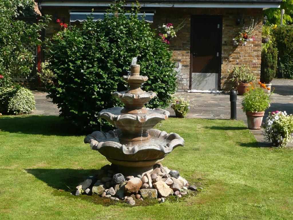 Cottage Guest House Ґіллінґдон Екстер'єр фото