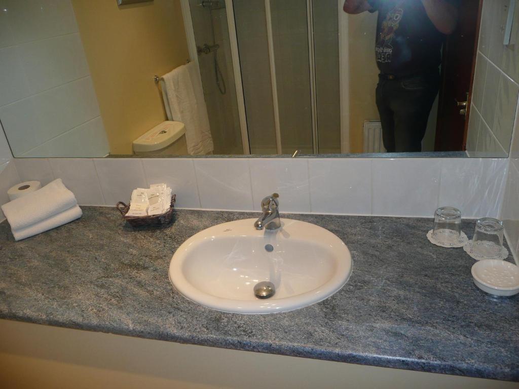 Cottage Guest House Ґіллінґдон Екстер'єр фото